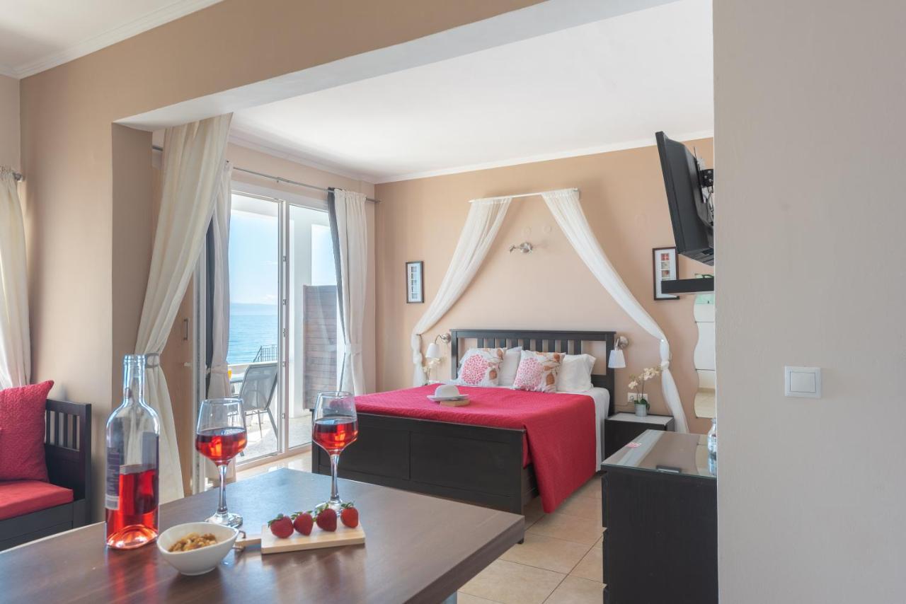 Galini Beach Studios And Penthouse Meszongí Kültér fotó